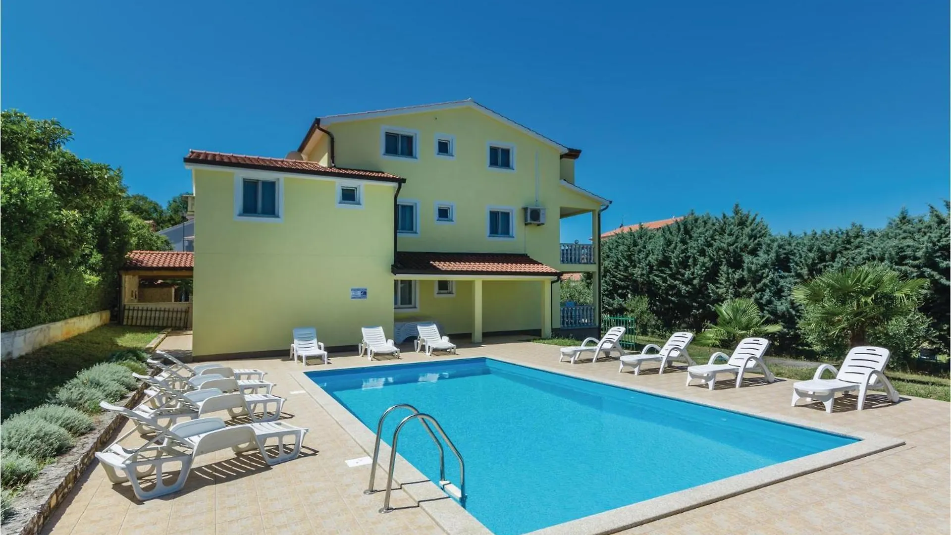 1 Bedroom Beautiful Apartment In Porec